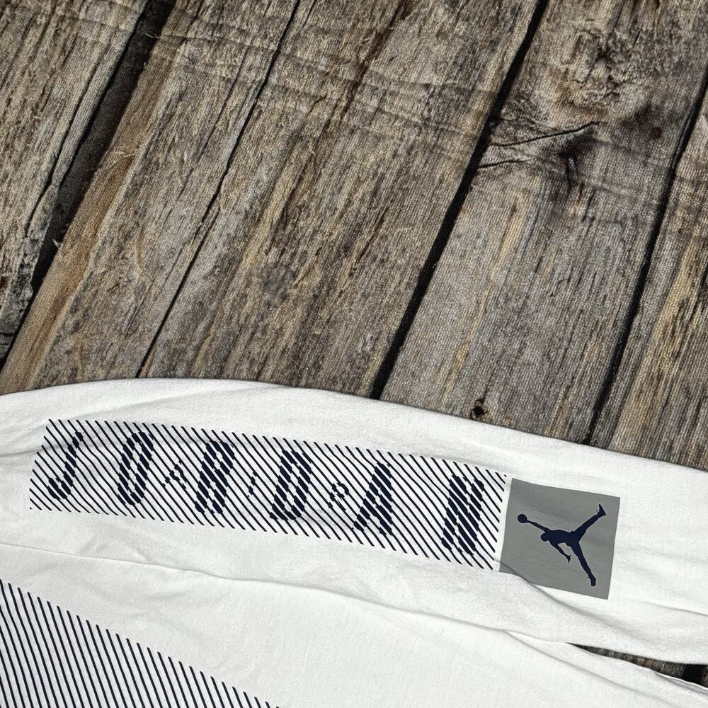 Jordan Air Boys Long Sleeve Tee Shirt White Youth Size Large (12-13yrs) - Picture 2 of 6
